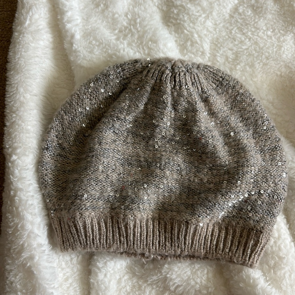 Gap toboggan
Grey and khaki